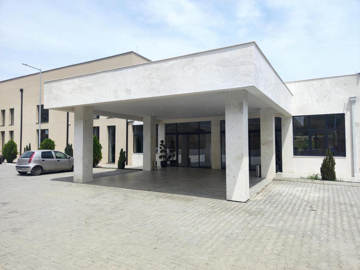 ולס Glorius Hotel מראה חיצוני תמונה